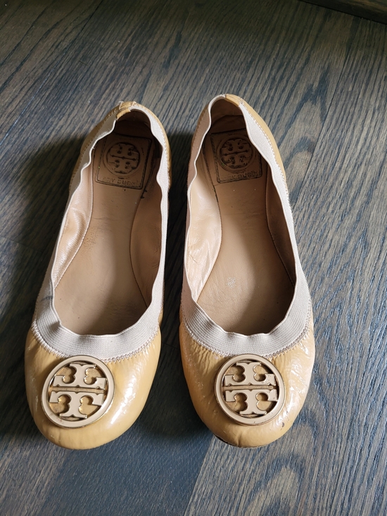 Tory Burch Shoes - Tory Burch Minnie Travel Ballet Flats in Beige